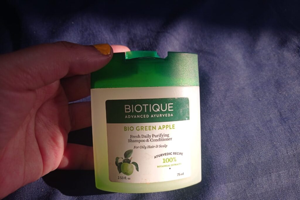biotique green apple shampoo