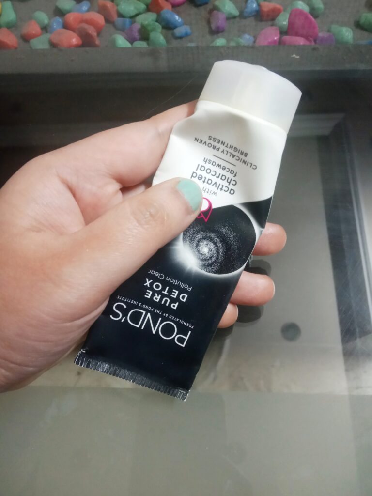 ponds charcoal face wash